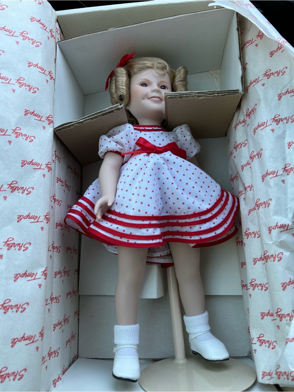 Vintage Shirley temple stand up and cheer doll